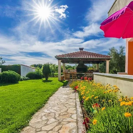 Rosmary, Zaton, With Pool Apartment