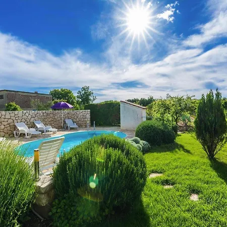 In Nin Near & Pool Διαμέρισμα